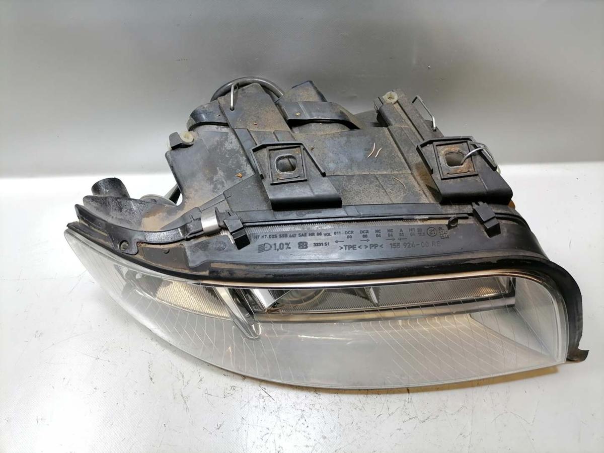 Audi A6 4B Bj.2004 original Xenonscheinwerfer vorn rechts